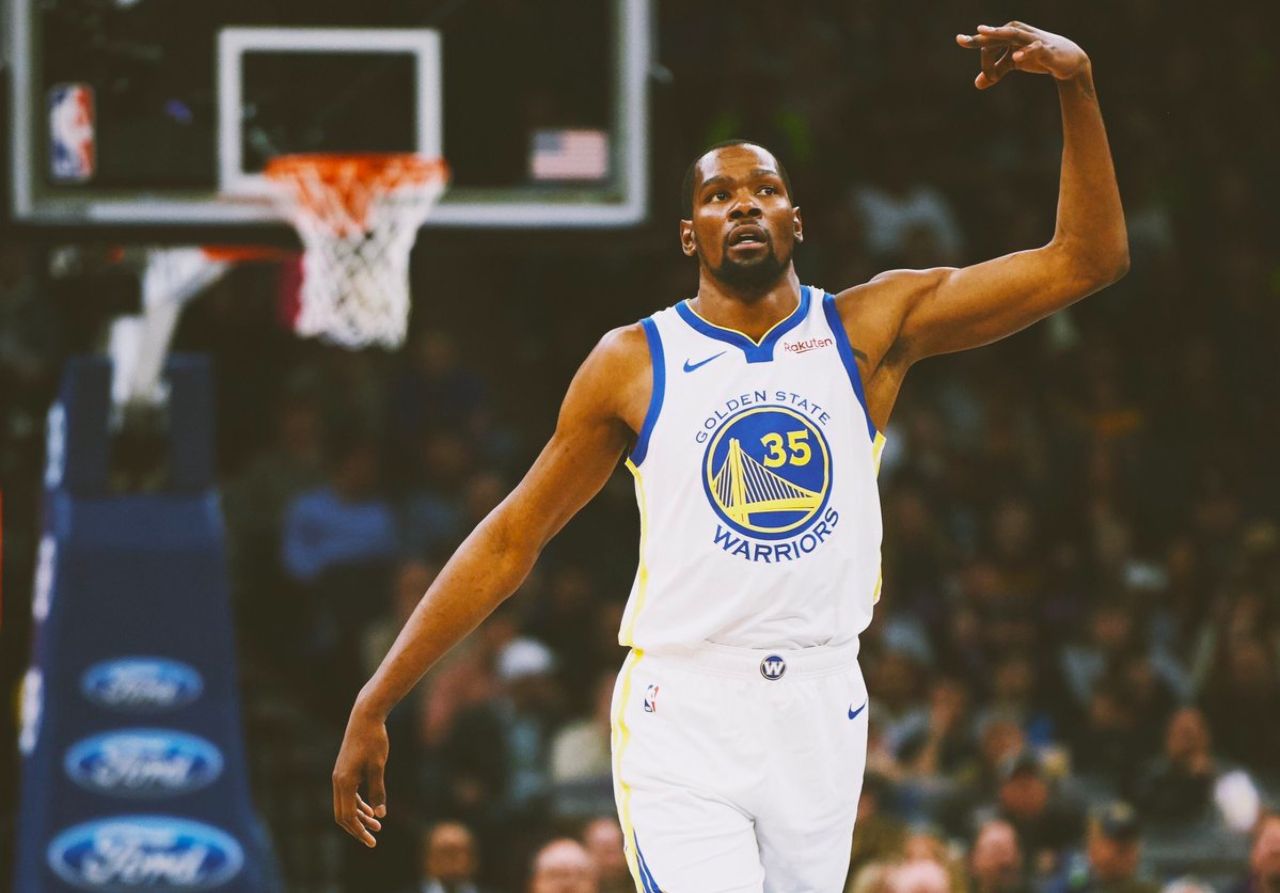 金州勇士训练开放日，今晨门线救险引欢呼，欧篮联在即，赛季目标并未改变的简单介绍